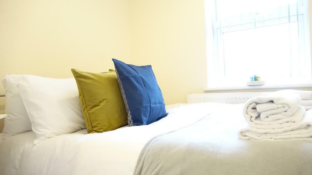 Heathrow Ensuite Rooms- Auto Check In * London