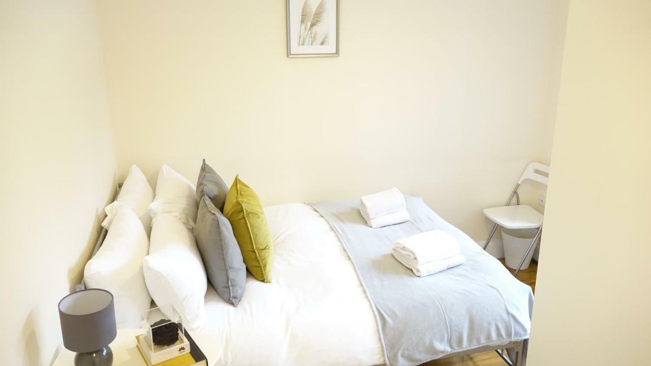 Heathrow Ensuite Rooms- Auto Check In Alloggio in famiglia *