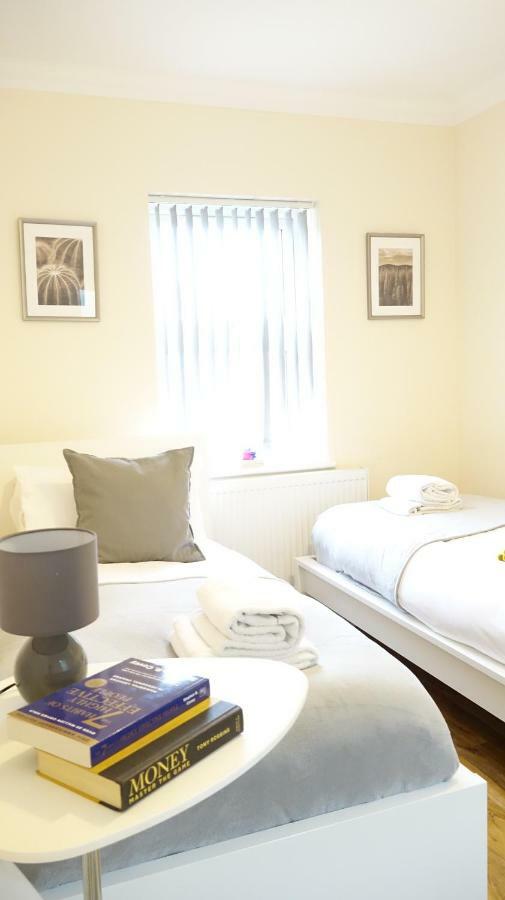 Heathrow Ensuite Rooms- Auto Check In Alloggio in famiglia